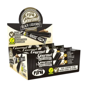 Descripción Caja de 32 unidades de Regaliz Negro Gourmet Fini, barras de regaliz con textura suave y un sabor inconfundible elaborado con aromas naturales. Un regaliz clásico en versión gourmet. Perfectas para tiendas de chuches, kioscos, eventos, packs de regalo o para quienes disfrutan del regaliz negro en su forma más pura. Además, ¡son veganas y sin gluten! Calidad gourmet para quienes disfrutan del sabor auténtico Ingredientes Dulces de Regaliz. INGREDIENTES: jarabe de melaza, almidón, extracto de regaliz, aroma natural, aceite vegetal (coco, nabina) Sin gluten Sin lactosa Vegano Información Nutricional Por 100g: Energía: 1.352 kJ / 318 kcal Grasas: 0,1 g de las cuales saturadas: 0 g Hidratos de carbono: 79 g de los cuales azúcares: 52 g Proteínas: 0,5 g Sal: 0,10 g