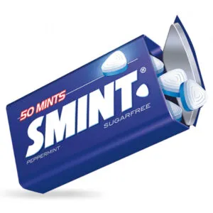caja con 12 latas de smint de menta